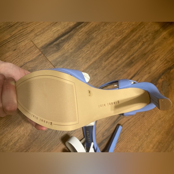 Gianni Bini blue high heels NWT NIB - Picture 9 of 16